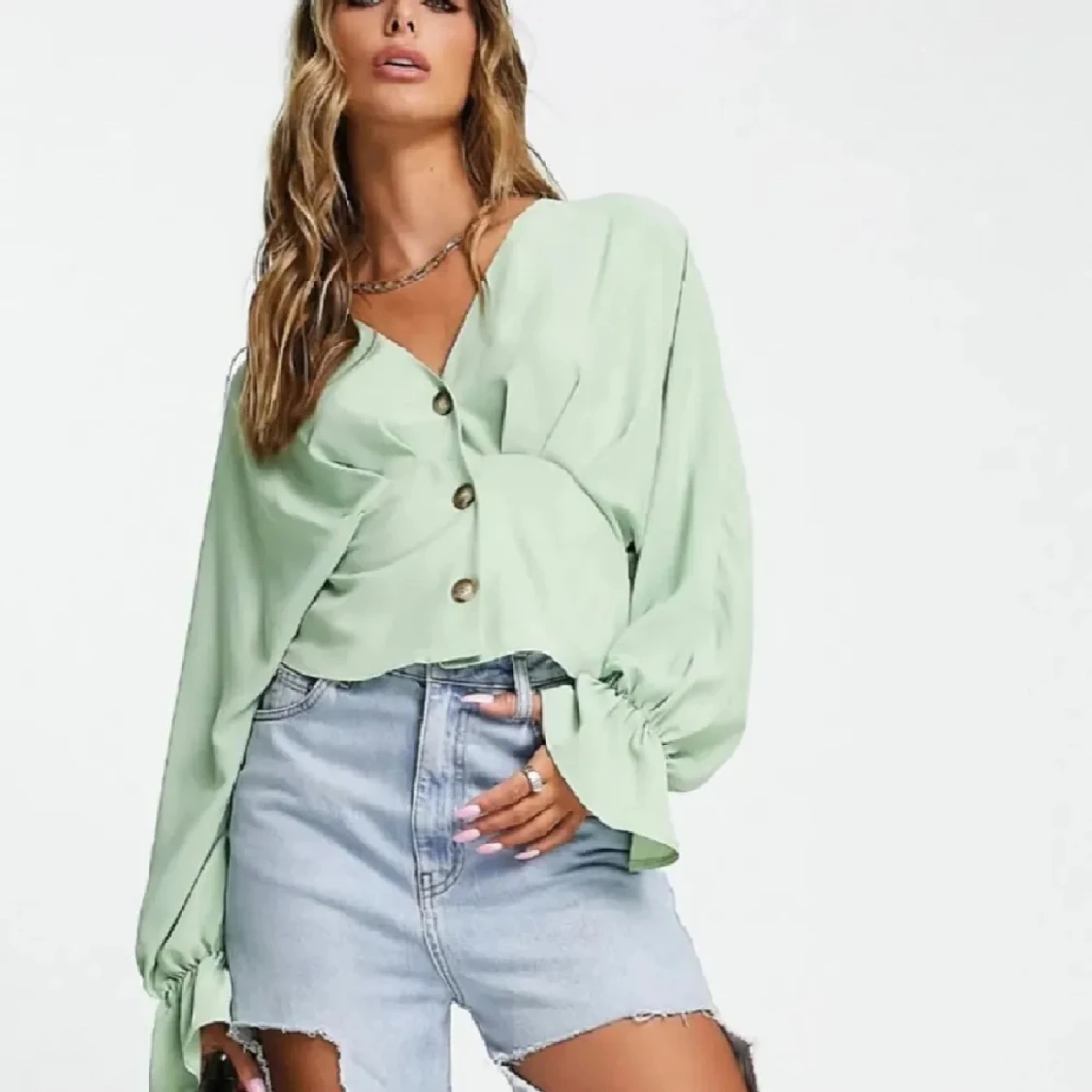 Ljusgrön blus med v-ringning från ASOS - 2