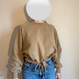 Brun mjukiströja - Oversized, kort modell