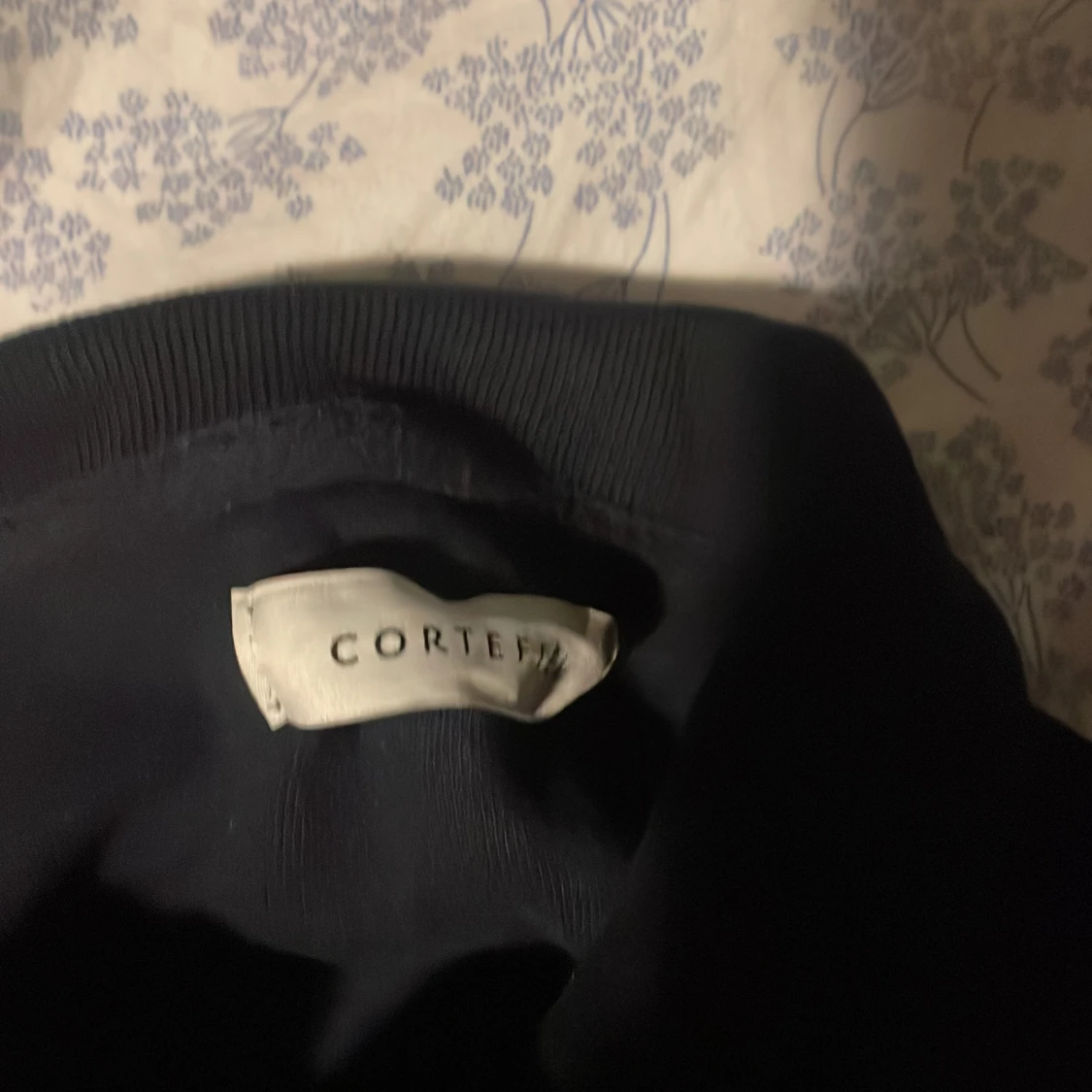 Svart zip-kofta från Cortefiel - 1