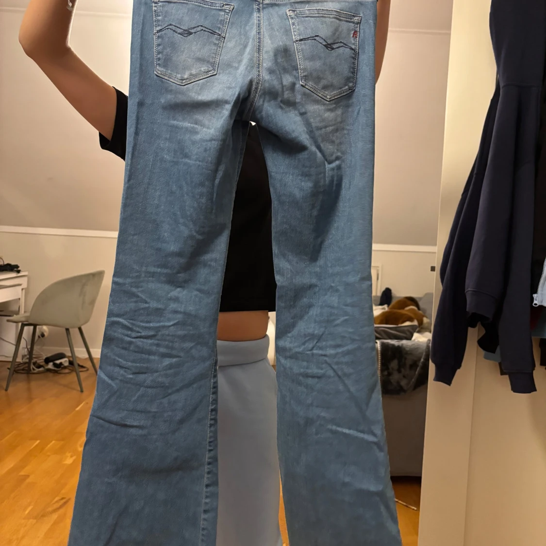 Blå bootcut jeans från Replay - 1