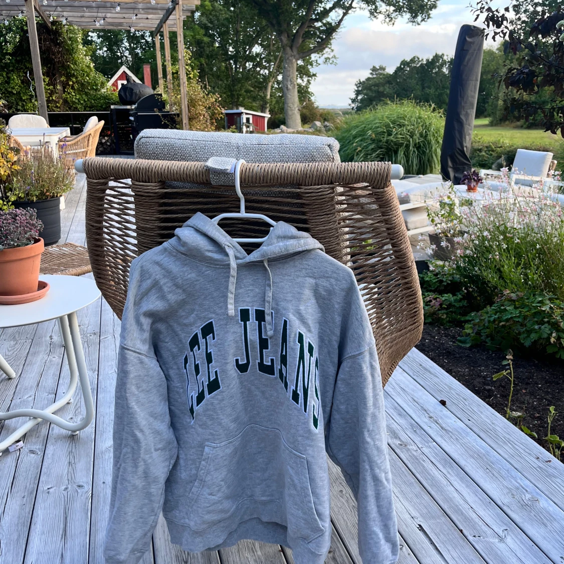 Grå hoodie från Lee Jeans