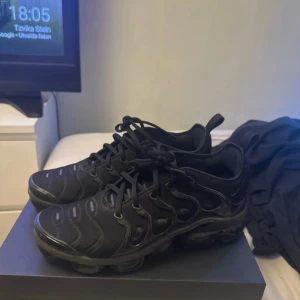 Nike vapor max - Säljer nu mina Nike skor då de knappt användes. Köpta på JD sports för 2100, riktigt sköna