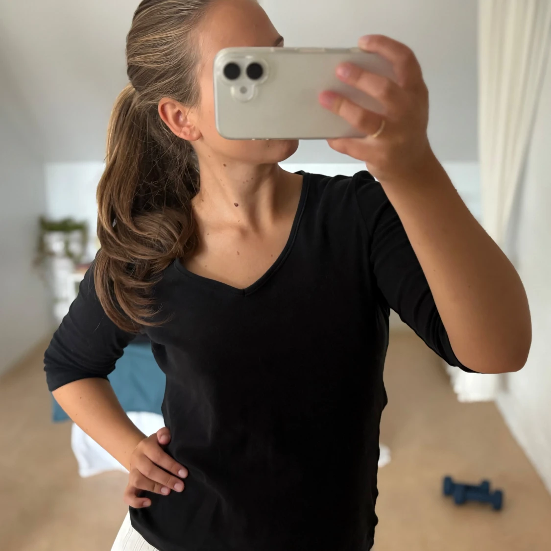 Svart v-ringad topp - 1