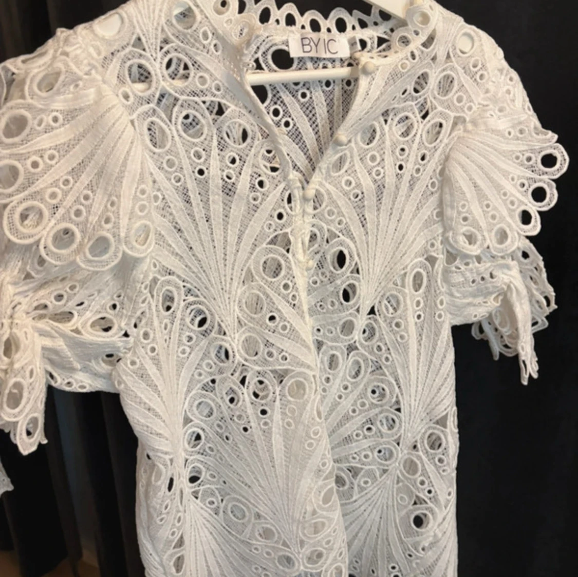 Vit spetsblus från BYIC - 1