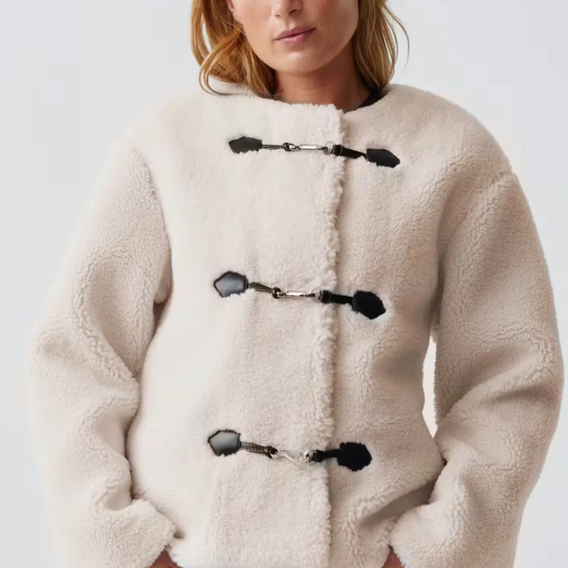 Beige teddyjacka från Gina Tricot