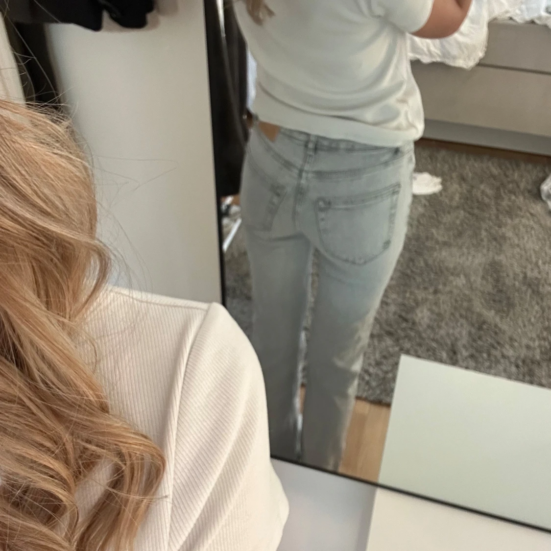 Ljusgrå raka jeans - 2