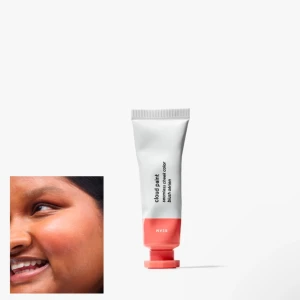 Glossier Cloud Paint Blush - I färgen Beam. Helt ny och oöppnad. Säljer då jag inte fått användning för den. 