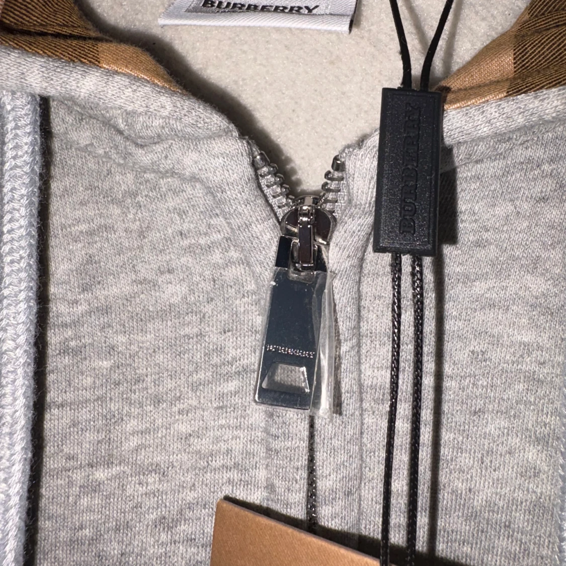 Grå Burberry hoodie med dragkedja - 3