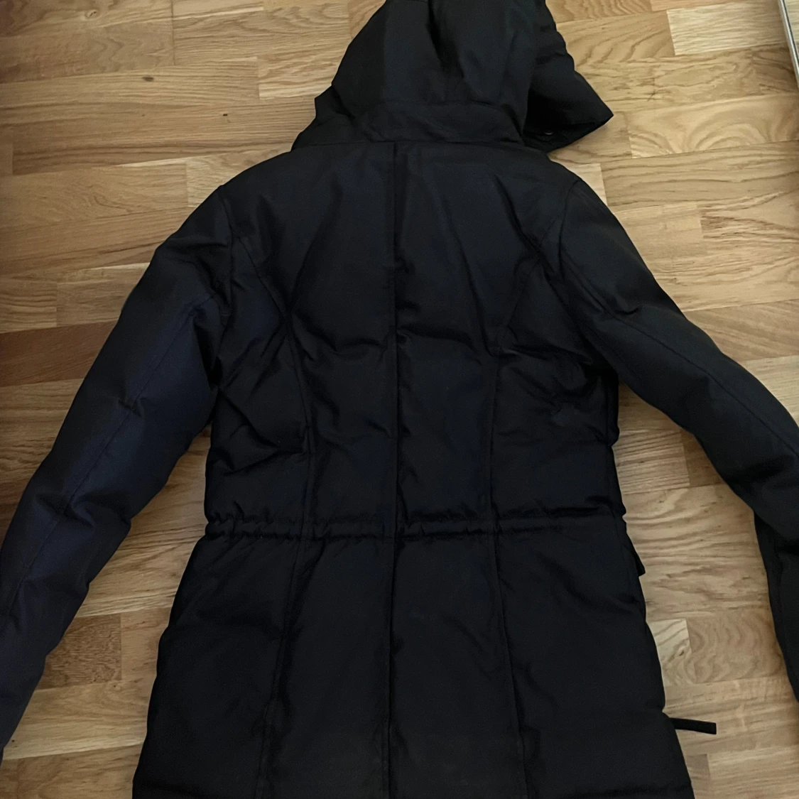 Svart dunjacka från Hollies, strl 36 - 1