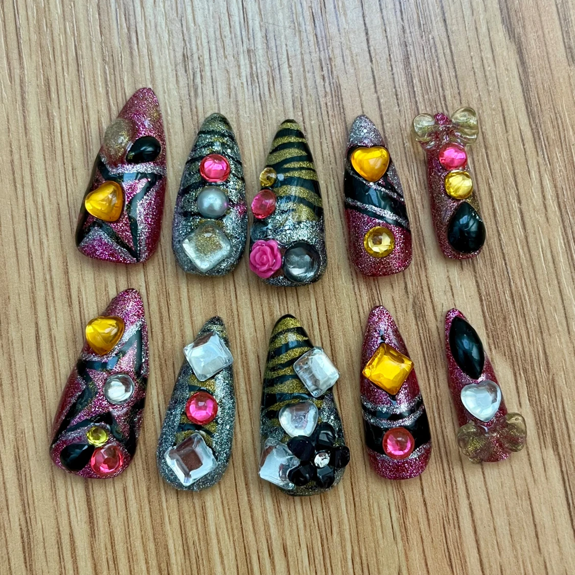 Y2K / Mcbling lösnaglar