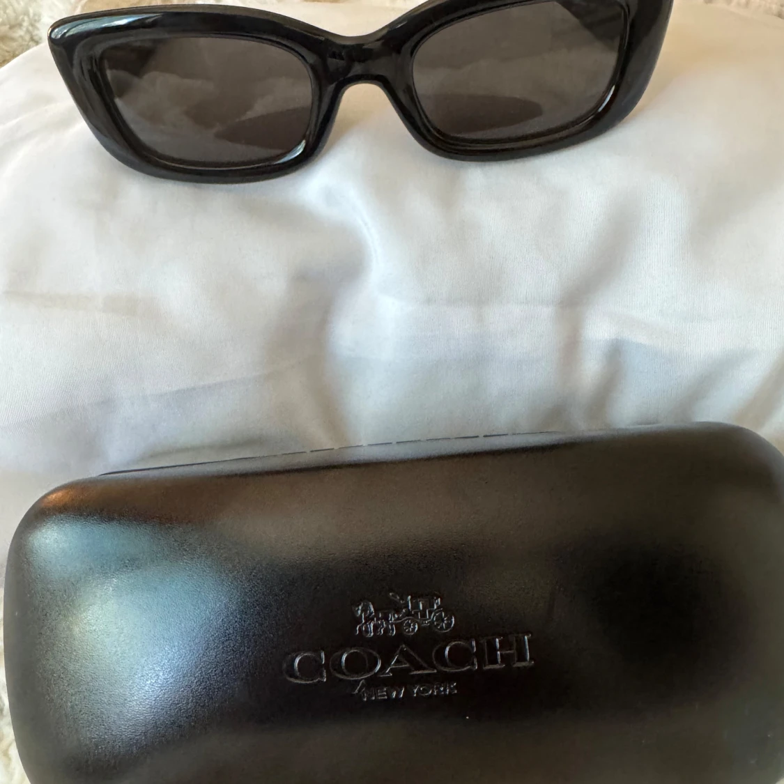 Svarta solglasögon från Coach - 1