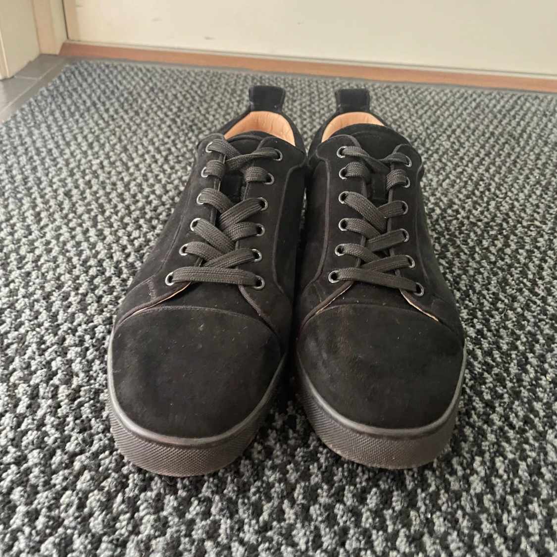 Christian Louboutin svarta sneakers mocka - 3