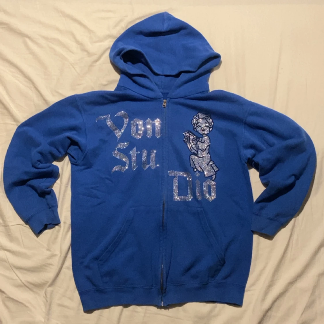 Blå Von Studio hoodie