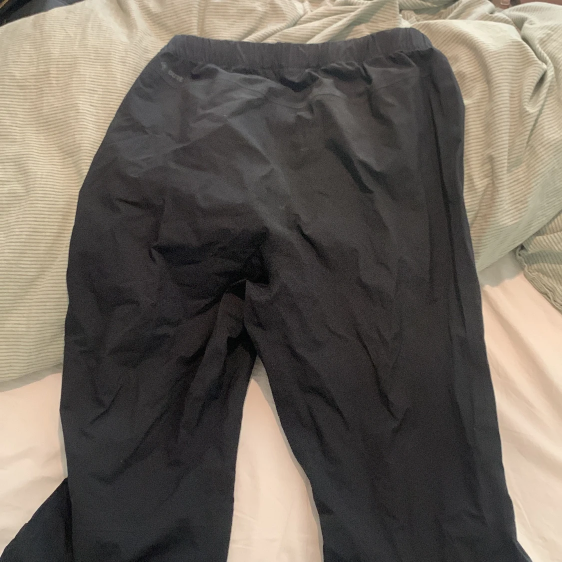 Svarta täckbyxor från Haglöfs herr S - 2