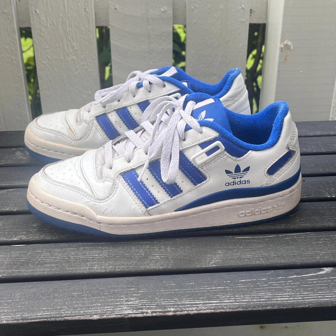 Adidas sneakers vit/blå retrostil - 1