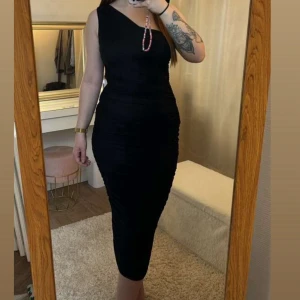 Klänning - Ny utan prislapp