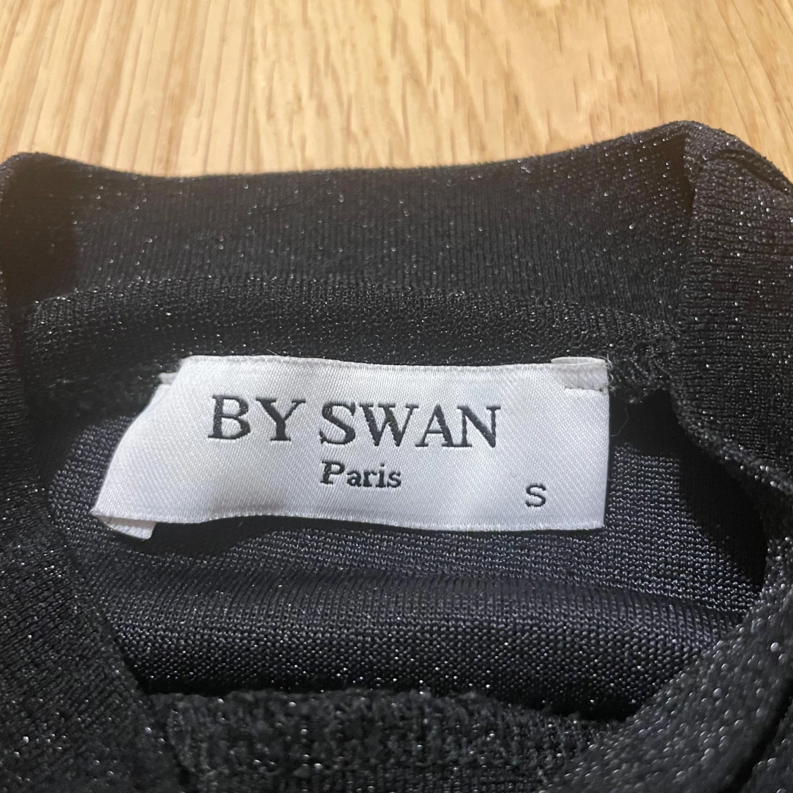 Svart glittrig topp från By Swan - 2