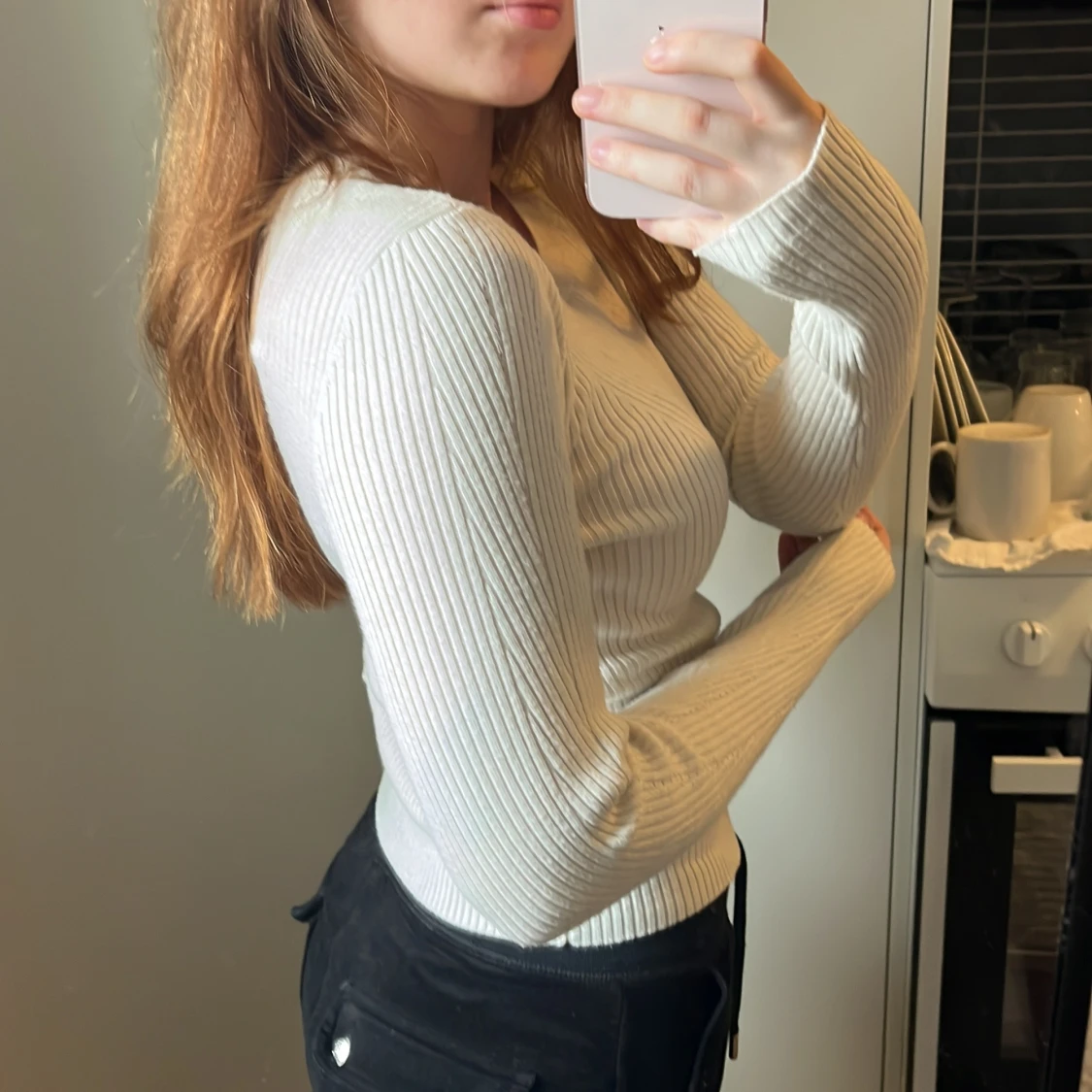 Vit ribbad stickad tröja - 1