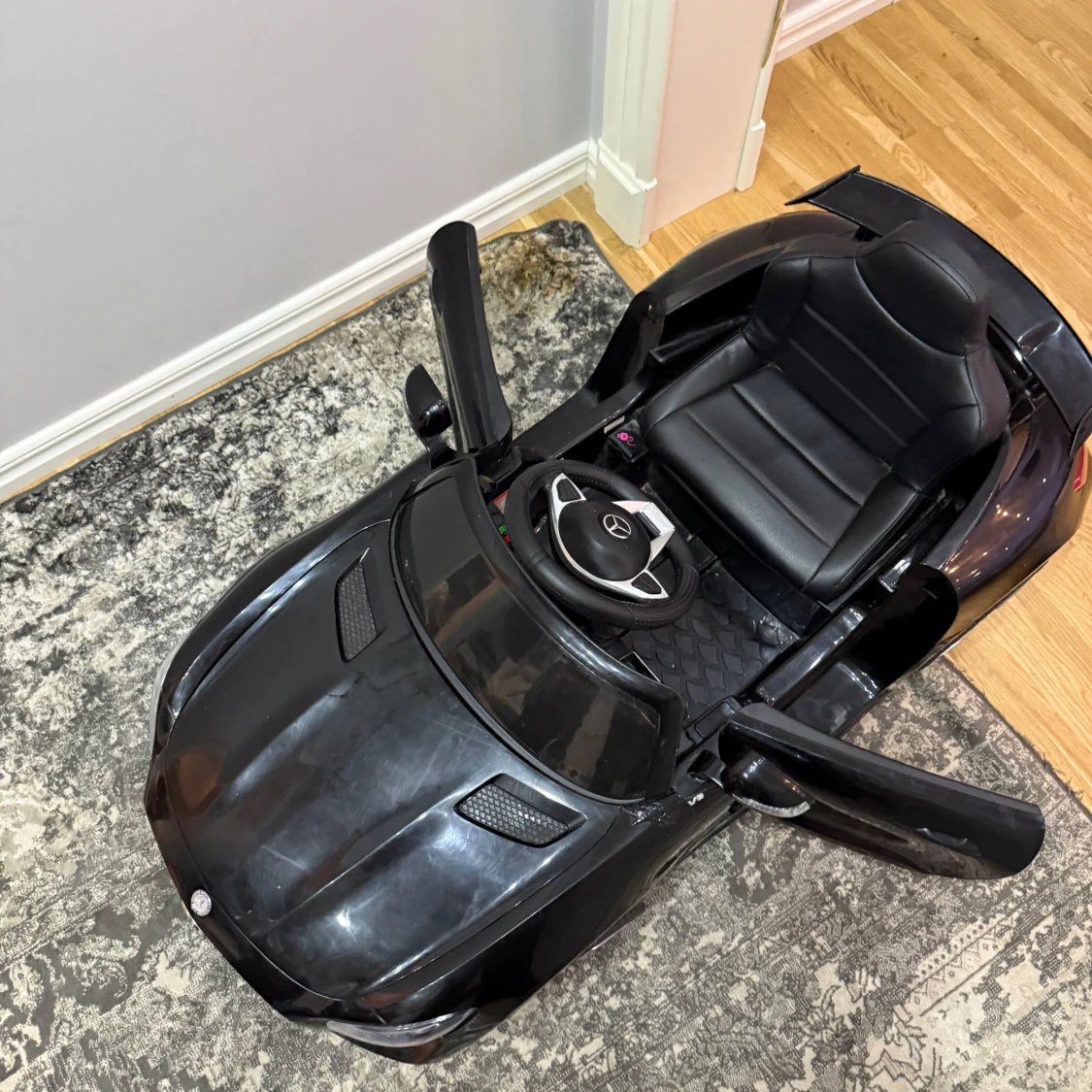 Mercedes-Benz AMG GT R elbil för barn - 1