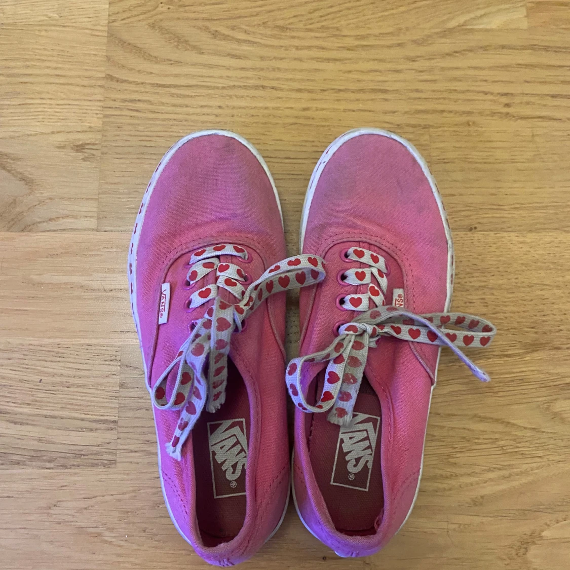 Rosa Vans sneakers med hjärtan