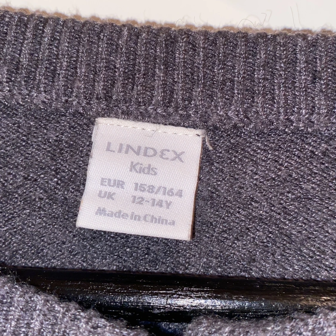 Mörkgrå kofta från Lindex - 2