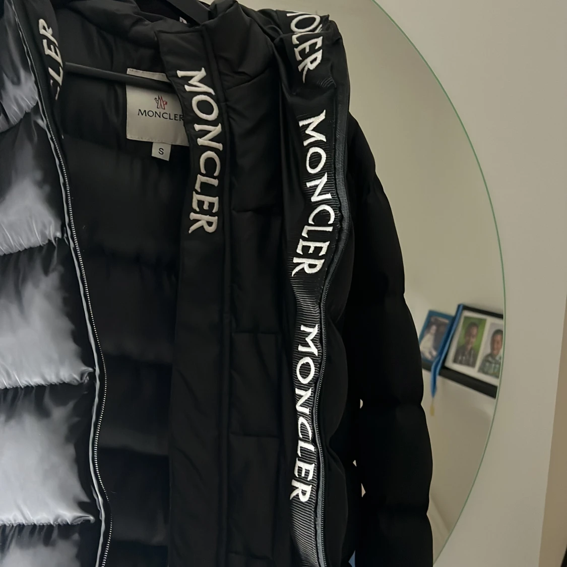 Svart Moncler pufferjacka med huva - 2