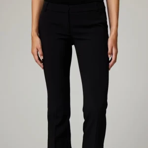 Svarta kostymbyxor från bikbok  - Snygga svarta kostymbyxor från bikbok i modellen Vera tall men dom va lite långa så har klippt av dom så dom passar i min längd runt 170cm nypris 499kr pris kan diskuteras 💕