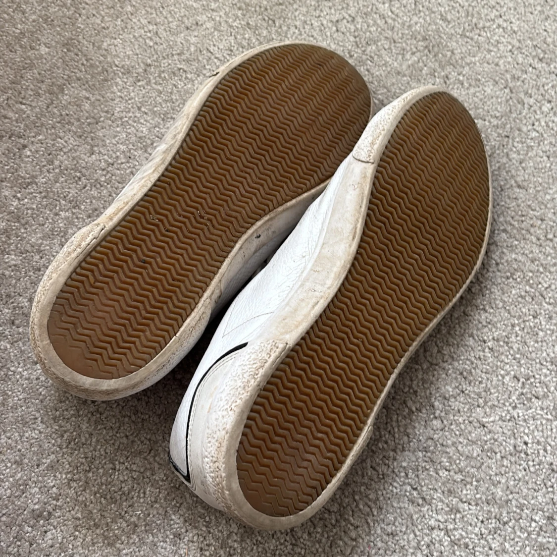 Vita sneakers från Lacoste i skinn - 3