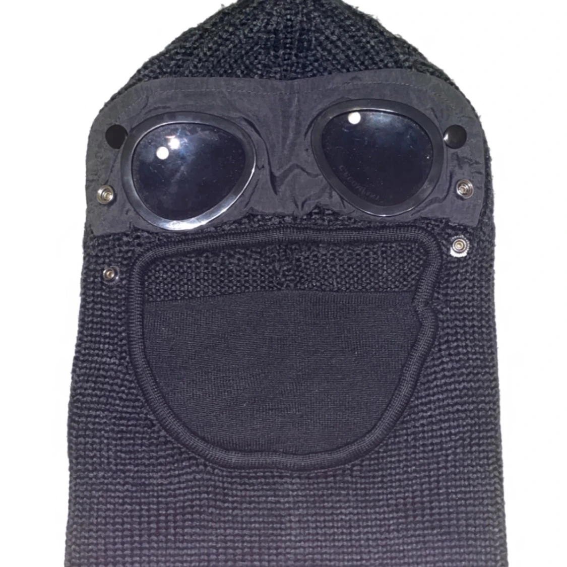 Svart stickad mössa med glasögon från C.P. Company - 1