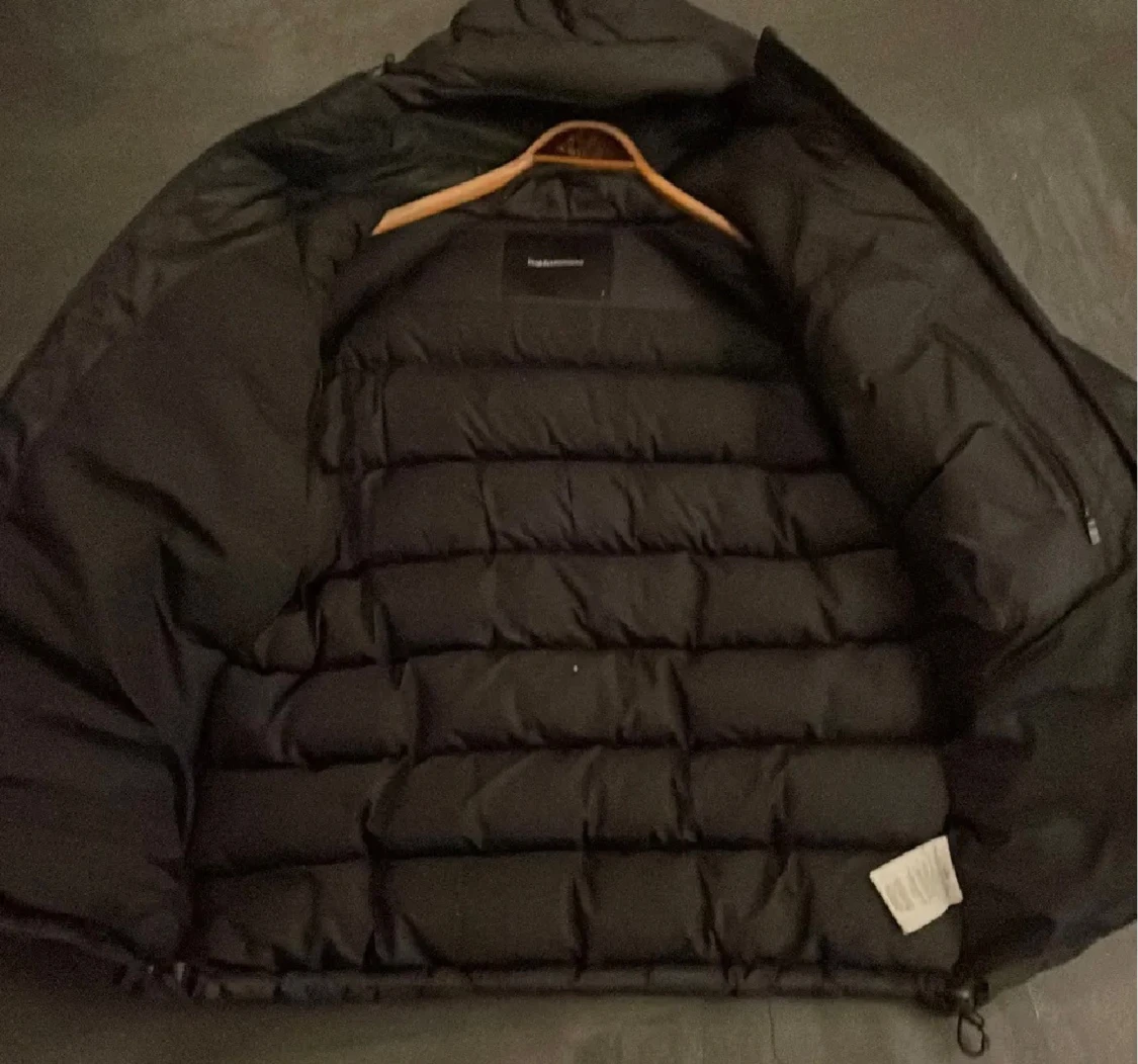 Svart dunjacka Peak Performance - 2