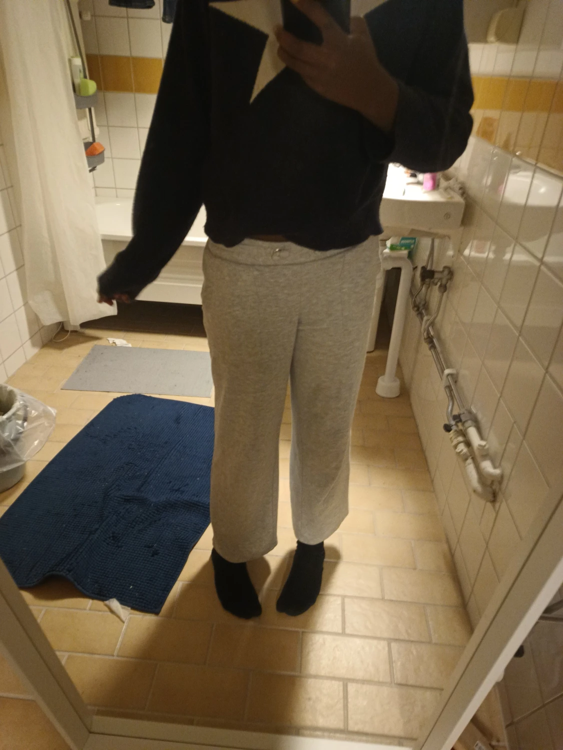 Grå low waist varmamjukisbyxor med vida ben - 2