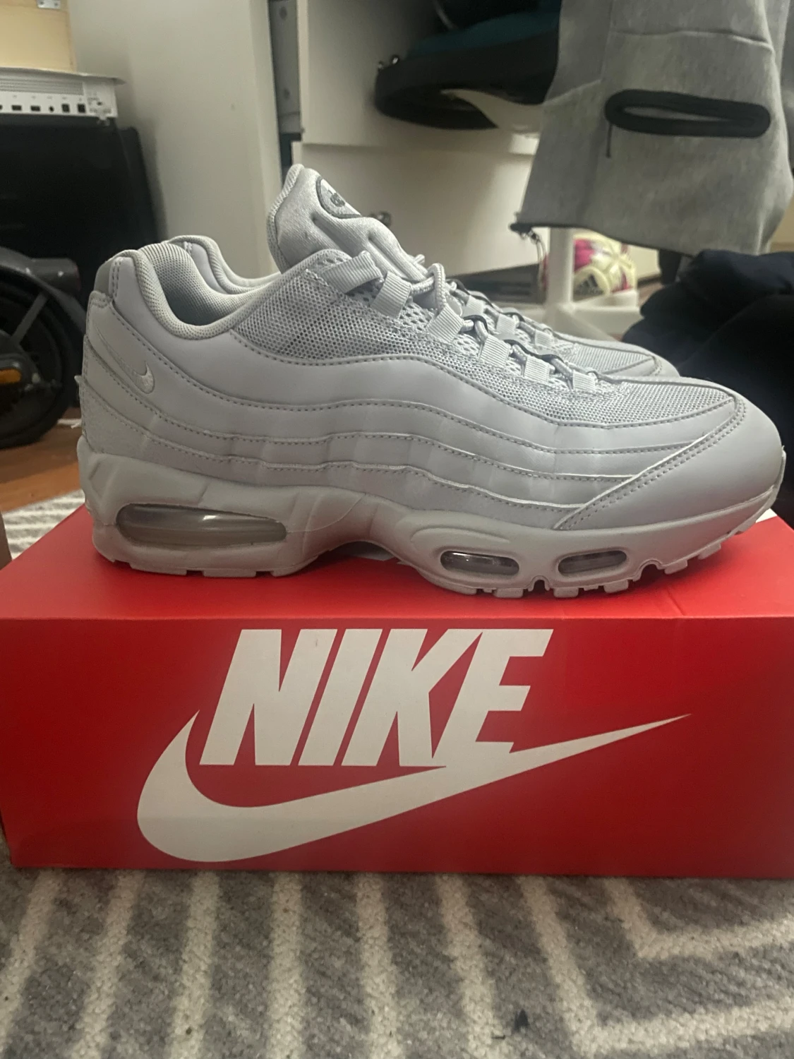 Nike Air Max 95 i ljusgrå - 4