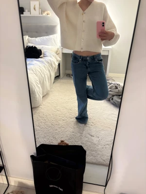 Jeans ifrån NAKD - Superfina jeans i fin blå färg ifrån NAKD! Aldrig använda utan säljer då dem är för stora för mig!