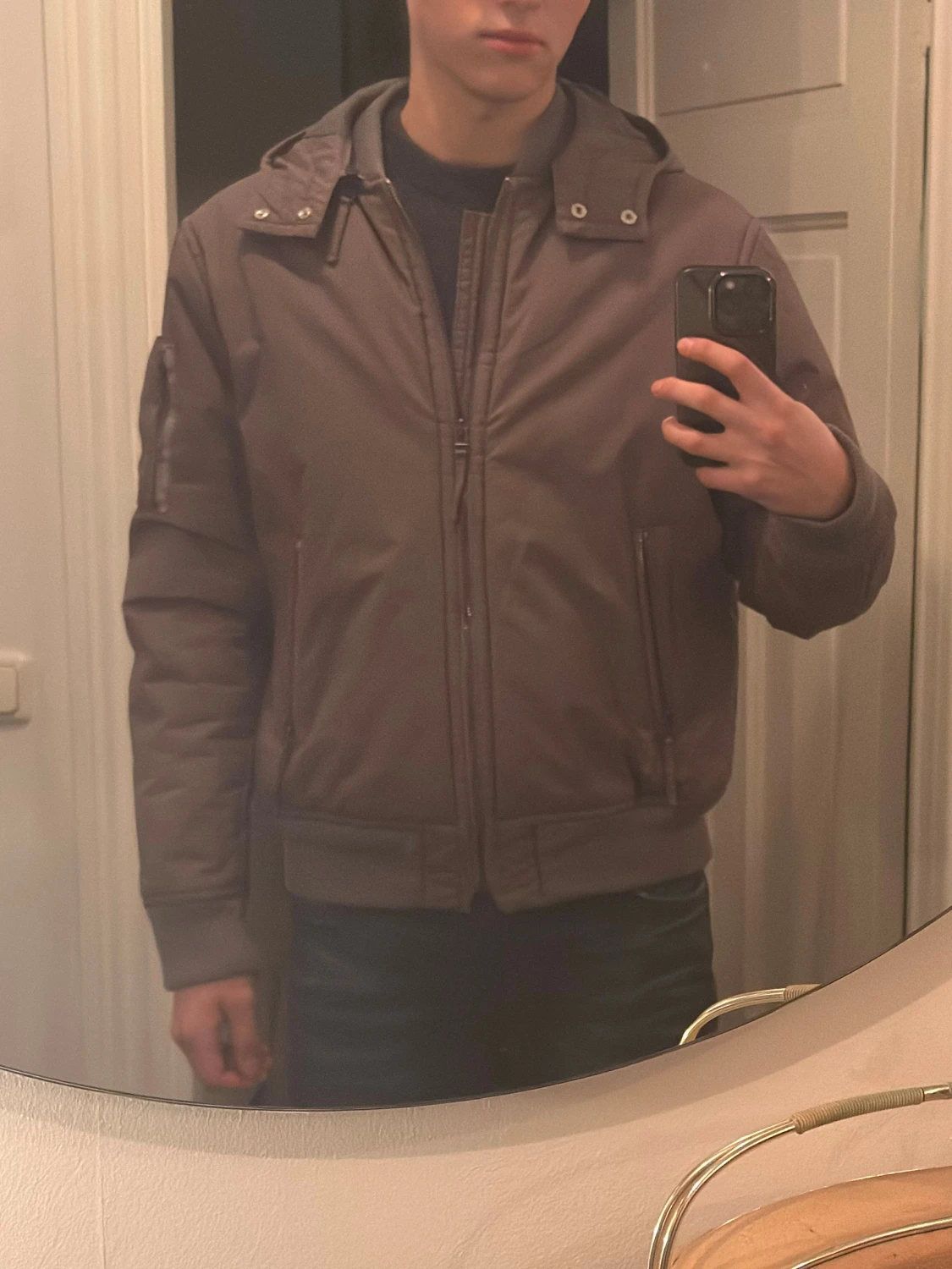 Olivgrön jacka från J.Lindeberg