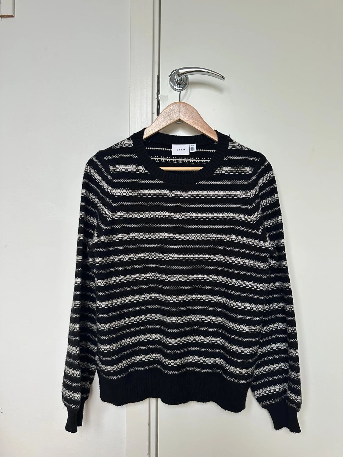 Stickad tröja från Vila