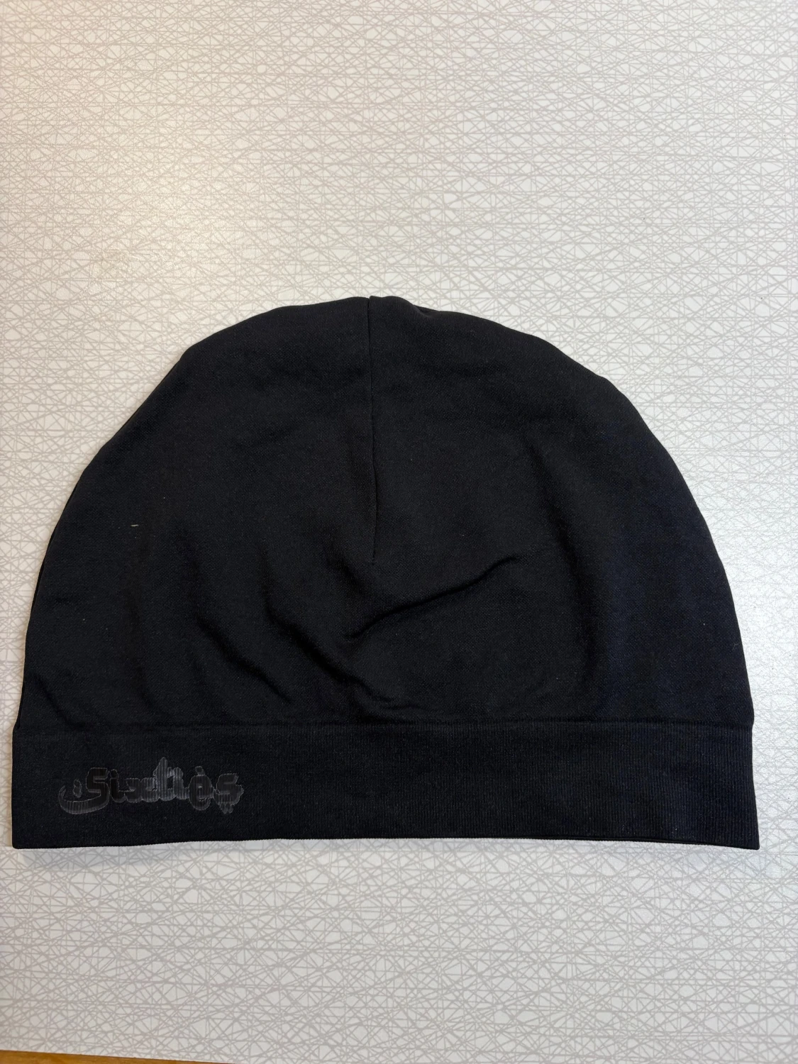 Svart mössa från Sixties