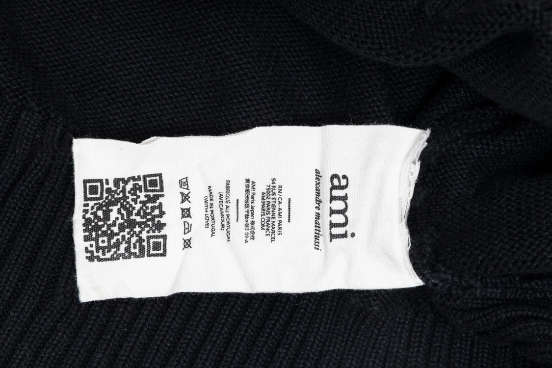 Svart stickad tröja från Ami - 2