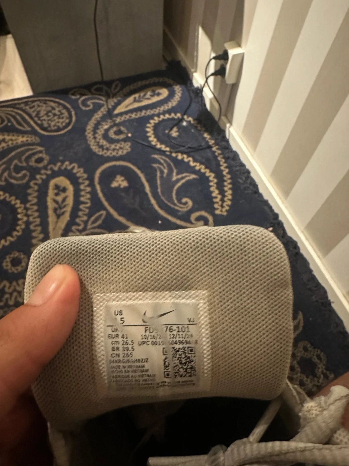 Nike silverfärgade sneakers - 4