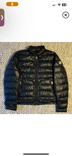 Moncler jacka - Moncler jacka, knappt använd. Äkta såklart