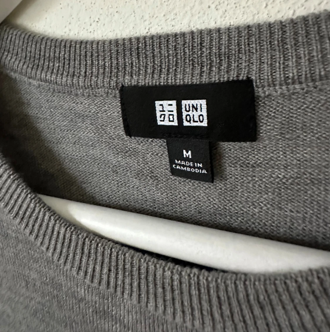 Grå ulltröja från Uniqlo - 2