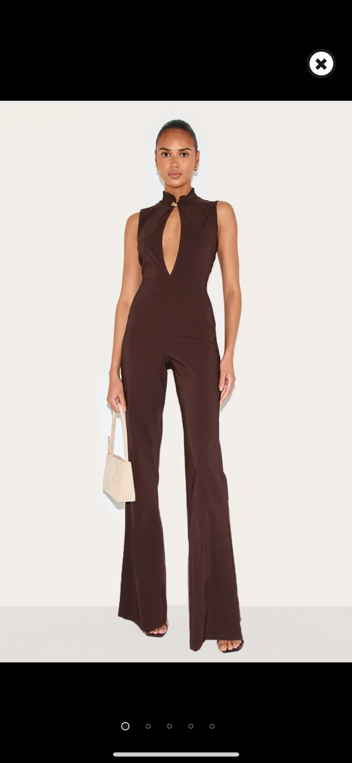 Brun ärmlös jumpsuit med cut out