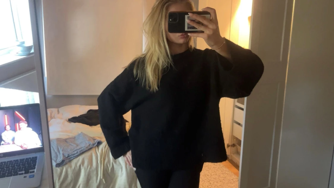 Svart oversized stickad tröja