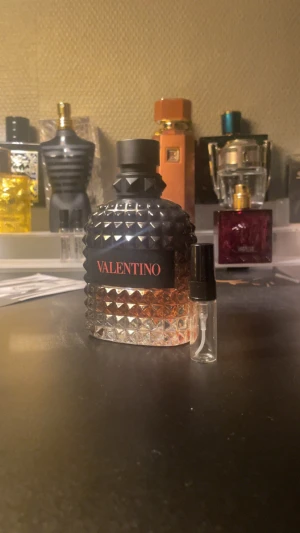 Valentino Coral Fantasy 4 ml - Snygg Valentino parfymflaska 4 ml