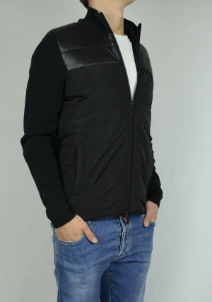 Massimo Dutti cardigan  - MASSIMO DUTTI DUN / STICKAD JACKA  Storlek : M  Passform : Normal   Användning : Jackan är i ett väldigt fint skick utan defekter  Nypris : Cirka 1800SEK  Modellen på bilen är 182CM och väger 75KG