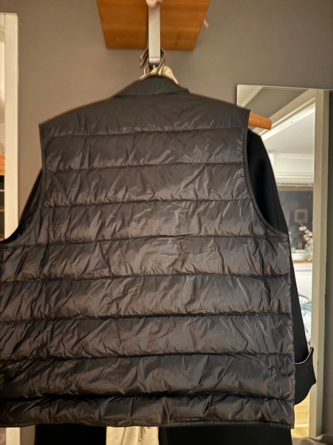 Svart dunväst från Moncler - 1