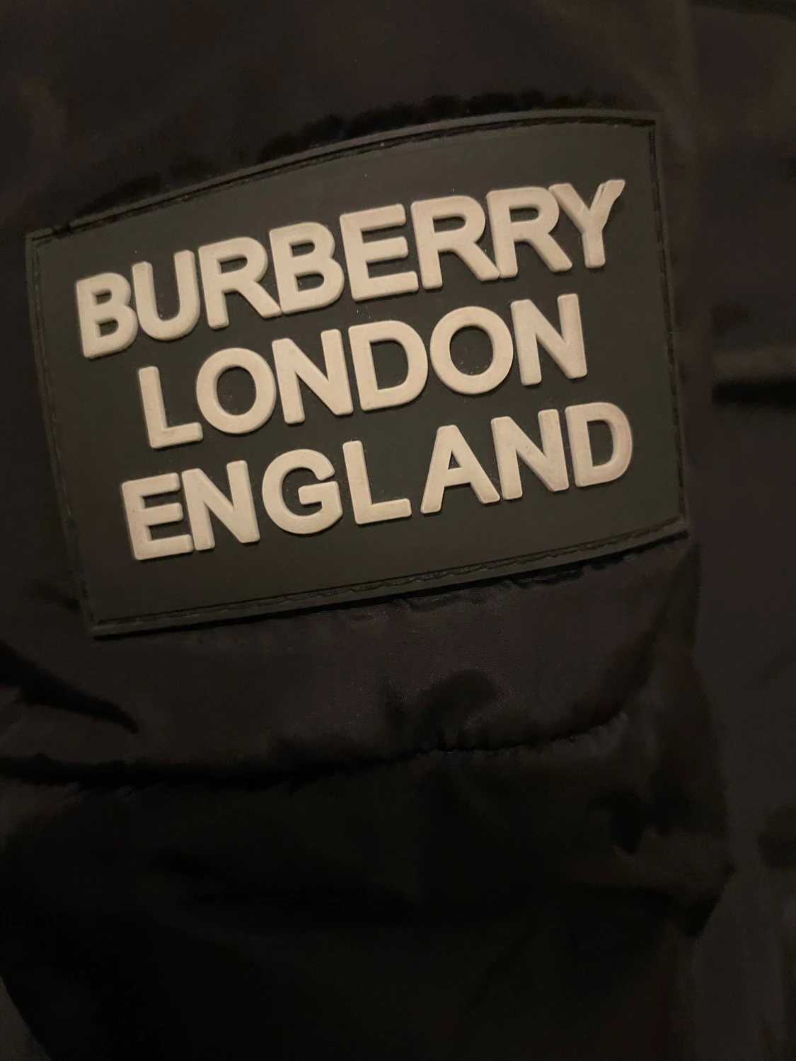 Svart pufferjacka med avtagbara ärmar - 5