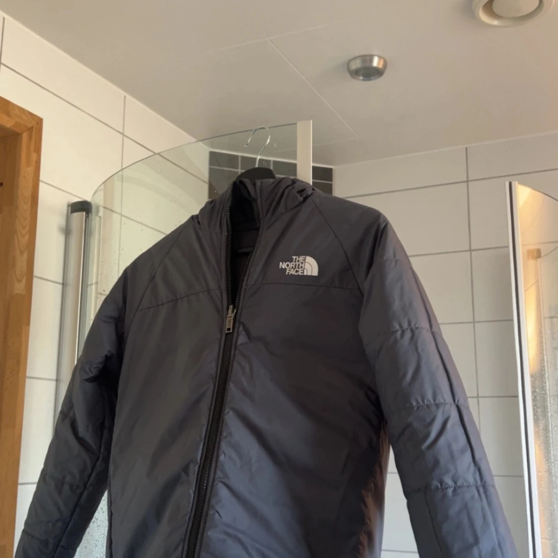 Svart pufferjacka från The North Face - 2