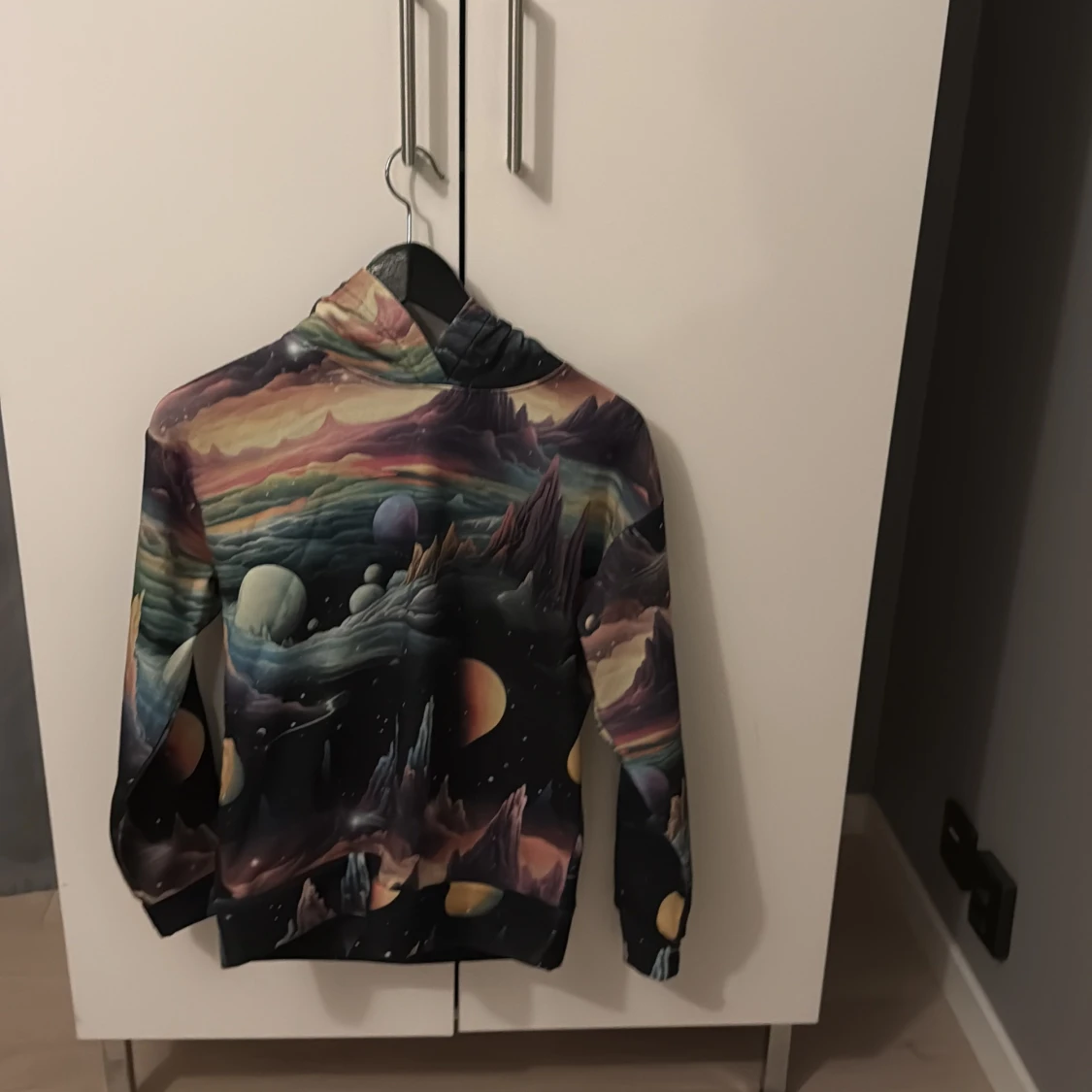 Galaxy hoodie från Lindex, färgglad
