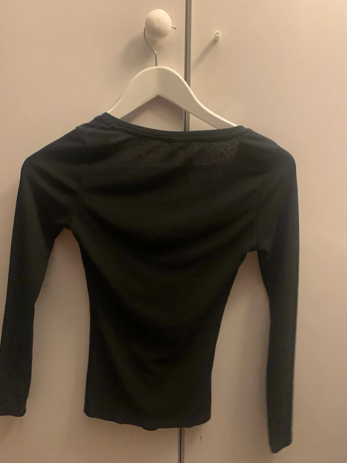 Svart ribbad långärmad topp från SHEIN - 1