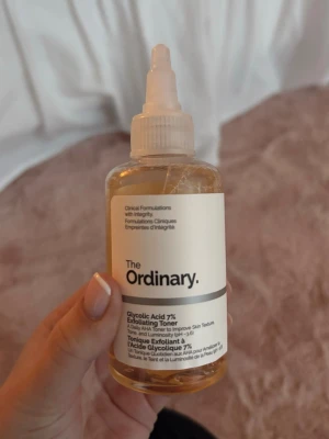 The Ordinary Glycolic Acid Toner - Exfolierande toner från The Ordinary. Endast testat, men i nytt skick och bara några droppar som användts. Säljer pga inte kommit till användning. 